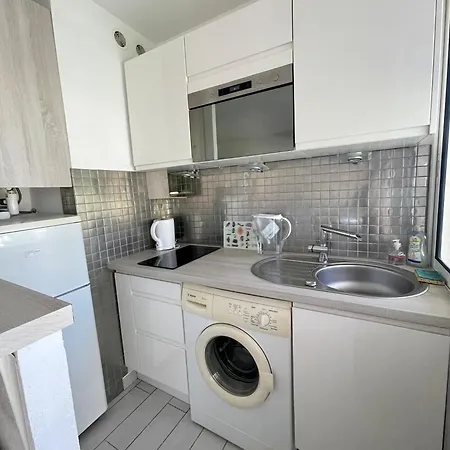 Apartmán 单间套房带空调网络停车位，海边步行2分钟 Cannes